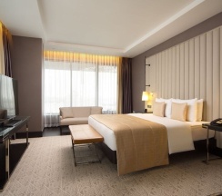 Люкс Diplomat в Double Tree by Hilton