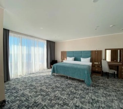 Апартаменты с бассейном с видом на море в Grand hotel Anapa