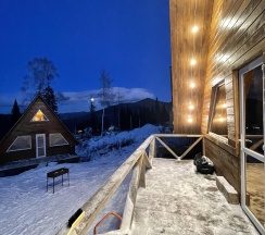 Дом трехкомнатный с 3 спальнями в A-Frame All_in_Gesh