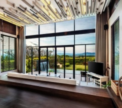 Двухместная вилла с видом на горы двуспальная кровать в The Private Pool Villas at Civilai Hill Khao Yai