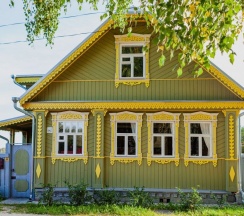 Жёлтый Дом, пер. Садовый, д. 14 в Желтый дом