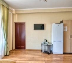 Двухместный люкс с 2 комнатами с балконом 2 отдельные кровати в Аист