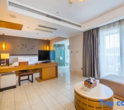 Двухместный люкс Executive с видом на реку (двуспальная кровать) в Sanya Phoenix Waterside Gloria Resort