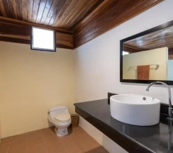Двухместное бунгало Deluxe с видом на море двуспальная кровать в Good Days Lanta Beach Resort