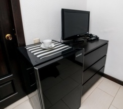 25 - Двухместный номер с террасой и боковым видом на море в Азов Инн