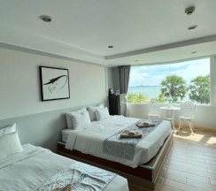 Трёхместный номер Standard с видом на море в The Beach Front Resort Pattaya  - SHA Plus