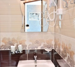 №3. Семейный номер с двуспальной кроватью, диваном и видом на Байкал в Прибой