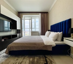 Однокомнатная квартира с потрясающим видом на город в ЖК "Pragma House" в Rauktis apartments