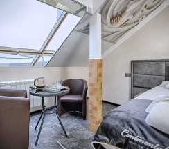 24 семейный номер Мансарда с 2 комнатами с балконом и с видом на море в Exclusive Hotel&Apartments