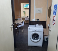 Кровать в общем номере (мужской номер) в Хона