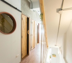 Кровать в общем номере в Barn and Bed Hostel
