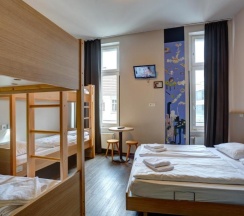 Кровать в общем номере в MEININGER Hotel Berlin Mitte