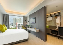 Трёхместный номер Deluxe с видом на город в Maitria Hotel Rama 9 Bangkok