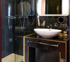 Luxe ESTET в Hotel Villa MARALIS