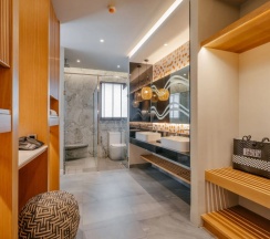 Двухместный полулюкс Pool Access 1st Floor с балконом двуспальная кровать в Отель Metadee Concept Hotel