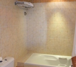 Двухместный номер Standard с видом на сад двуспальная кровать в Coral Beach Resort