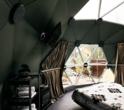 Купол №1 Зеленый (2 взрослых максимум + 2 детей) в Barkwood