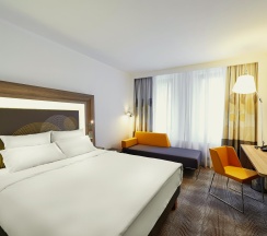 Номер стандарт семейный с 1 двуспальной кроватью в Novotel Krasnoyarsk center