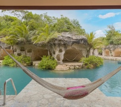 Двухместный люкс Adults Jump River (двуспальная кровать) в Отель Xcaret Mexico	