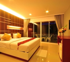 Двухместный номер Deluxe с балконом двуспальная кровать в Phi Phi Rimlay Cottage