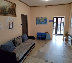 "Эволюция", эконом, двухместная, односпальные кровати, ТВ, WiFi, холодильник, декор, общие удобства, 2 этаж. в Дом Туриста в Саблино