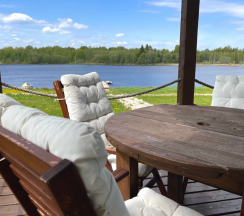 Коттедж с террасой в Chuchemlya eco village