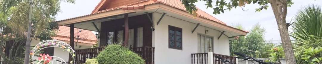 Кровать в общем номере в Plaifah Resort Ubon