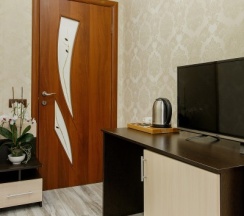 Трёхместный номер с видом на горы и сад в Skayfom