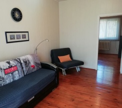 Семейный коттедж с балконом и с красивым видом из окна в Шишма