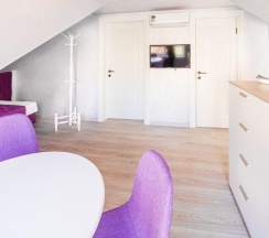 Номер стандарт с 1 односпальной и 1 двуспальной кроватью (мансарда) в Олимп