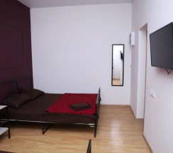 Шестиместные апартаменты с красивым видом из окна в Аибга