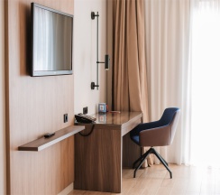 Номер "Стандарт" с двумя раздельными кроватями в Кортъярд Марриотт Сочи Красная Поляна