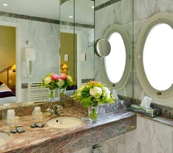 Четырёхместный номер Standard в Hôtel Suites Unic Renoir Saint Germain