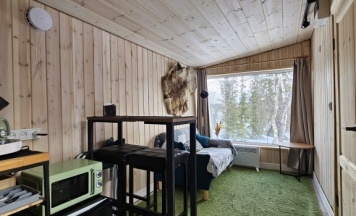 Коттедж с красивым видом из окна в Aurora barnhouse