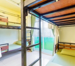 Кровать в общем номере (женский номер) в OYO 928 Leaf Hostel