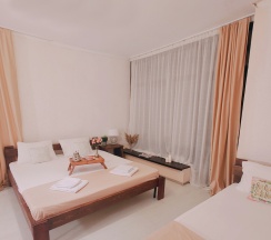 Дом с террасой и панорамным видом на море в Благовещенка