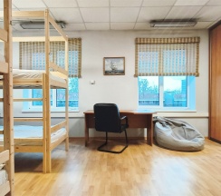 Шестиместная комната с 3 двухярусными кроватями в Аэроотель