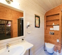 Двухместное Юрта в этно-отеле Орман Аулы двуспальная кровать в Aq-Qaiyn