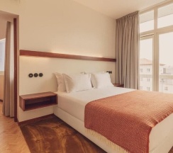 Семейный люкс с балконом в Ceuta Terrace Suites