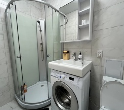 Двухместный номер Standard с балконом (двуспальная кровать) в Квартира в ЖК Дарград