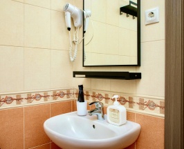 Супериор трехместный с просторным балконом и видом на море в Ассоль