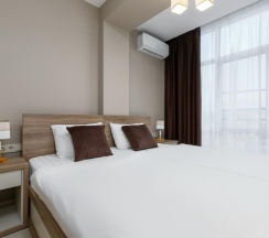 2-комнатные апартаменты люкс с балконом, вид на горы (#140) в Geo Apart