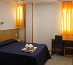 Двухместный номер Standard двуспальная кровать в Hostal Conchita Legazpi