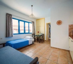 Семейный номер Standard c 1 комнатой с балконом в Iliana Hotel
