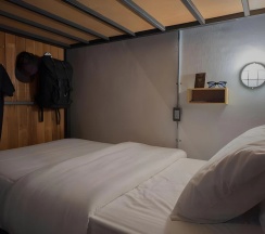 Кровать в общем номере в Sleepcase Hostel