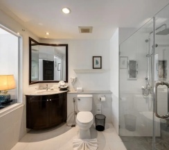 Номер Deluxe Terrace семейный Connecting с балконом в Thavorn Palm Beach Resort Phuket