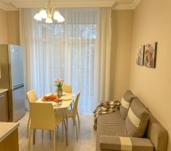 Апартаменты улучшенные Sunny Svetlogorsk 26 с видом на море с одной спальней в Sunny Svetlogorsk (Санни Светлогорск) на улице Верещагина