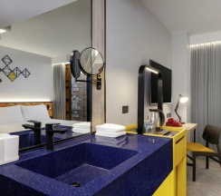 Двухместный номер Atrium View Superior двуспальная кровать в ibis Styles Bangkok Silom