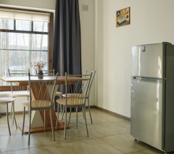 Четырёхместный коттедж с террасой с видом на озеро в Rantala