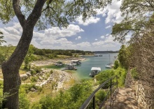 Вилла в Lakefront On Lake Travis 4 Bedroom Residence by RedAwning